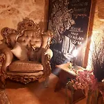 The Lyndee House 4*