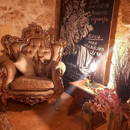 The Lyndee House 4*