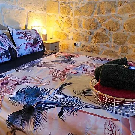 The Lyndee House 4*