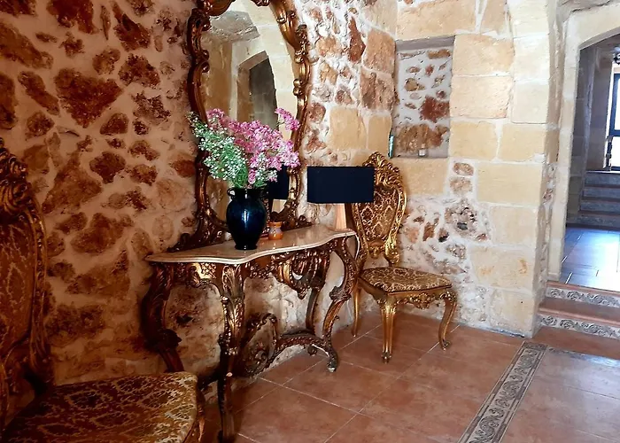 Гостевой дом The Lyndee House *