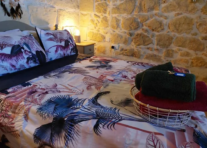 The Lyndee House * In-Nadur